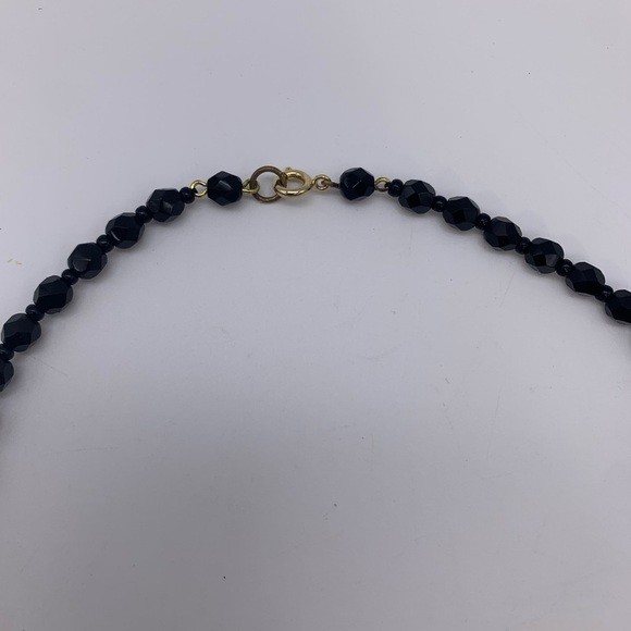 Vintage Women’s Graduated Shiny Black Faced Victorian Gothic Style Glass Beads - Picture 7 of 9